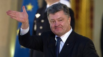 In March, Poroshenko Earned UAH 28 Ths: He Donated 22 out of them to Charity