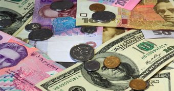 Гривня на межбанке начала укрепляться