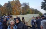Біля Верховної Ради встановлюють намети