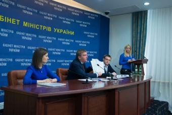 Мінюст розпочинає видавати документи через інтернет