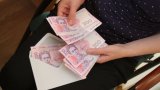 Середня зарплата українців перевищила 8 тисяч гривень