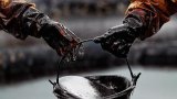 Цены на нефть падают на опасениях торговой войны США и Китая