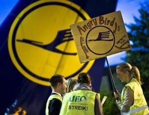 Lufthansa sues trade unions over strikes
