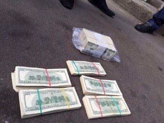 Двоє співробітників СБУ отримали п&rsquo;ять років тюрми за вимагання $50 тис у священнослужителя
