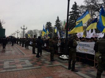 Екс-міліціонери перекрили Грушевського