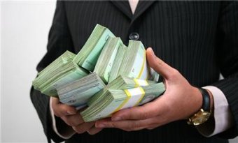 Все дело в гривне: банки обещают сказочные выплаты, несмотря на доллар