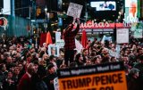 Американцы вышли на протесты после увольнения Трампом генпрокурора, США