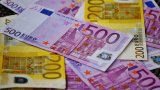 В России евро опустился ниже 78 рублей впервые с 27 августа