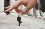 В Україні збираються скоротити кілька сотень чиновників в рамках реформи держуправління