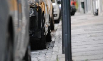 В Украине запретили парковаться на тротуарах