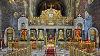 Небачена розкіш: Ось так нині живуть українські попи (ФОТО)