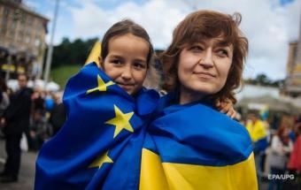 Вперед за паспортами. Безвиз на низком старте. Сюжет