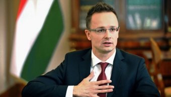 Сиярто уверяет, что Венгрия не посягает на Закарпатье