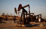Ціни на нафту продовжують зростати на початку тижня