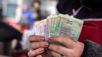 Середня зарплата в Україні за рік зросла на 40 відсотків