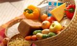 Эксперты сравнили продуктовую корзину украинцев с соседями