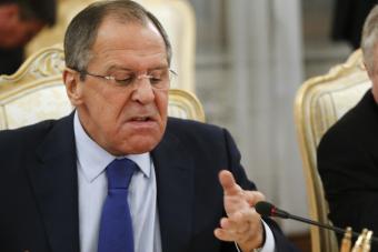 Лавров: Россия не просит Запад о снятии санкций