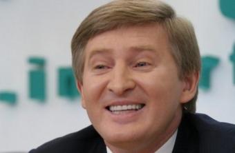 Яку зарплату Ахметов платить своїм банкірам?