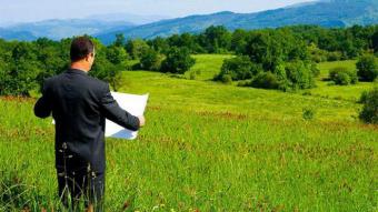 Ukrainians to Be Able to Purchase Seized Land Plots