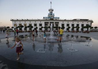 Тестю Насірова докинули ще 40 мільйонів на Поштову площу
