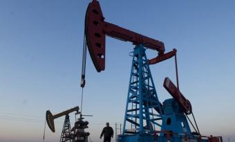 Нафта дешевшає через надлишок пропозицій