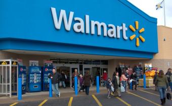 Wal-Mart выплатил 200 миллионов долларов в качестве бонусов сотрудникам