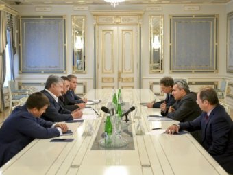 Порошенко обговорив з керівництвом Ізраїлю недопуск українців на територію країни