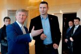 Киевляне остаются без горячей воды из-за долгов компании Ахметова &mdash; Кличко