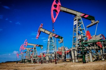 Нафта дешевшає