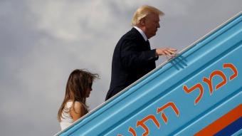 Злий Папа і сумна Меланія. Конфузи турне Трампа (відео-сюжет)