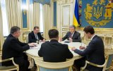Порошенко просит не закрывать отделения "Укрпошты" в селах