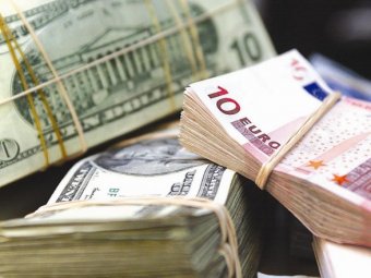 Трудові мігранти цього року перекажуть до України близько 9 млрд доларів
