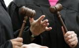 Члени Вищої ради правосуддя отримують по 200 тис., працюючи по півдня