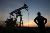 Експерт пояснив, як нафта впливає на вартість бензину