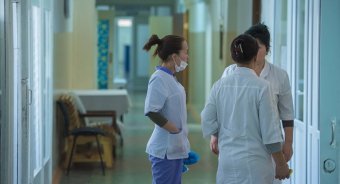 Назарбаєва запропонувала розробити житлову програму для вчителів і лікарів