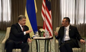 Порошенко та Міністр оборони Малайзії домовилися до військової співпраці