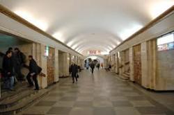 Khreshchatyk and Maidan Nezalezhnosti Metro stations reopened