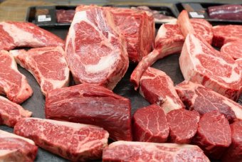 Гройсман объяснил, почему в Украине выросли цены на мясо
