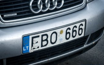 Власники авто на єврономерах повинні доплатити &ndash; Гройсман