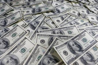 Курс долара в світі підскочив до 13-річного рекорду