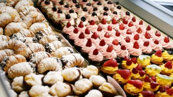 Виробництво солодощів в Україні скоротилося майже в 2 рази