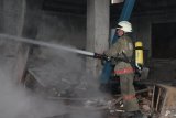 В Киеве потушили масштабный пожар на территории завода "Маяк": никто не пострадал