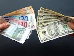 Гривні пророкують два можливих сценарії