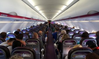 Wizz Air скасувала плату за ручну поклажу