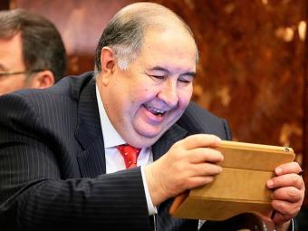 Усманов пояснив передавання маєтку фондові однокурсника Медведєва