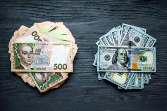 Гривня на міжбанку зміцнилася до 25,65 за долар