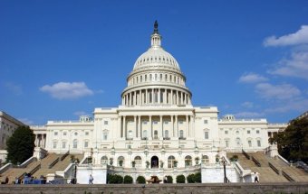 У будівлі Конгресу США затримали понад 150 учасників протесту