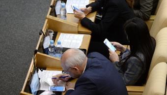 Депутатам Держдуми РФ заборонили приносити телефони на засідання за участю глави ФСБ