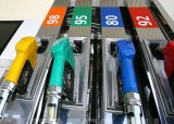Постачання бензину з Росії в Казахстан обмежать з 25 серпня