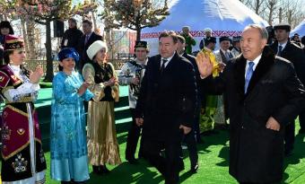 Назарбаев: Казахстан начал серьезное обновление (фото)